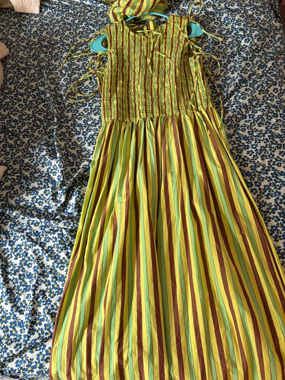 Striped Puff-Sleeve Midi Dress in Green - Picture 4 of 4